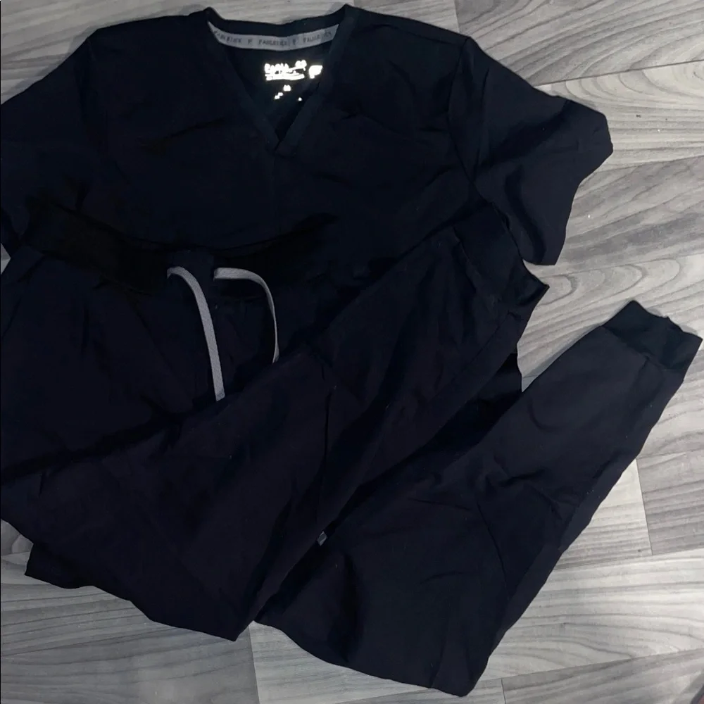 Scrub Set Fabletics - Picture 3 of 4